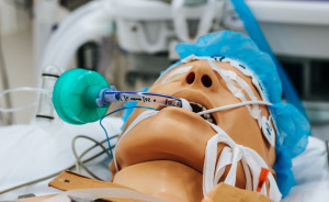 Photo of a medical patient simulating manikin